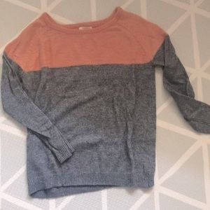 Forever 21 peach/gray color block soft and cozy sweater. Excellent condition. S
